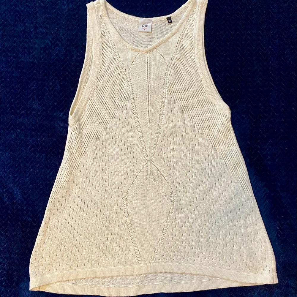 Chic Off-White Knit Sleeveless Top